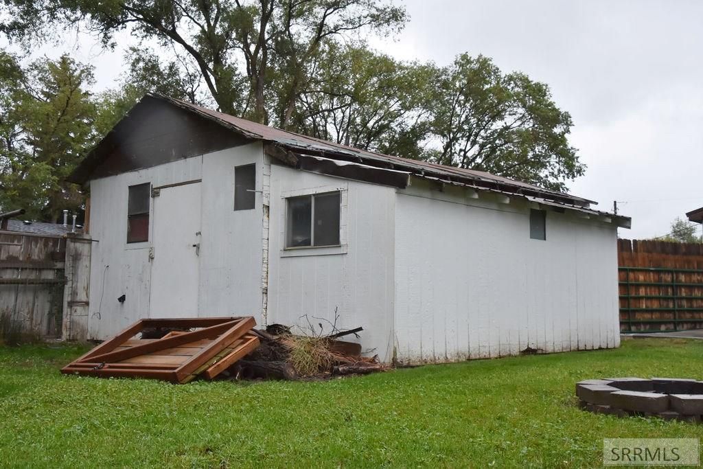 Image 18 of property listing at 393 W Pine Street, Shelley, ID 83274