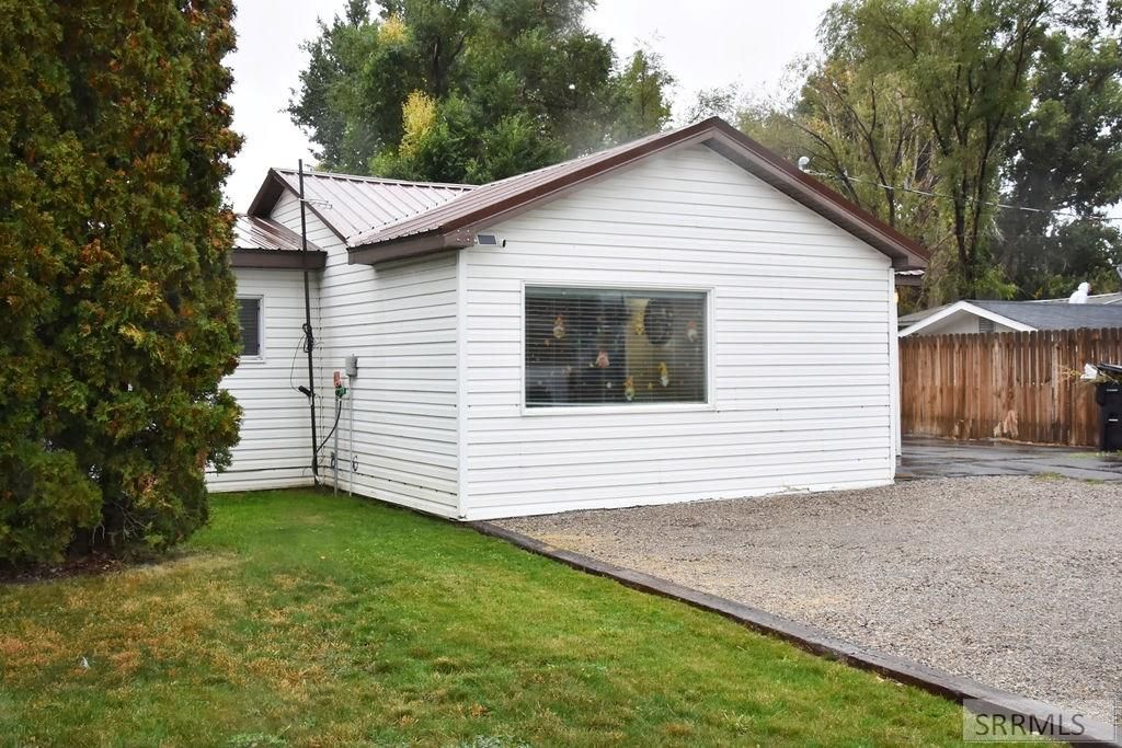 Image 2 of property listing at 393 W Pine Street, Shelley, ID 83274