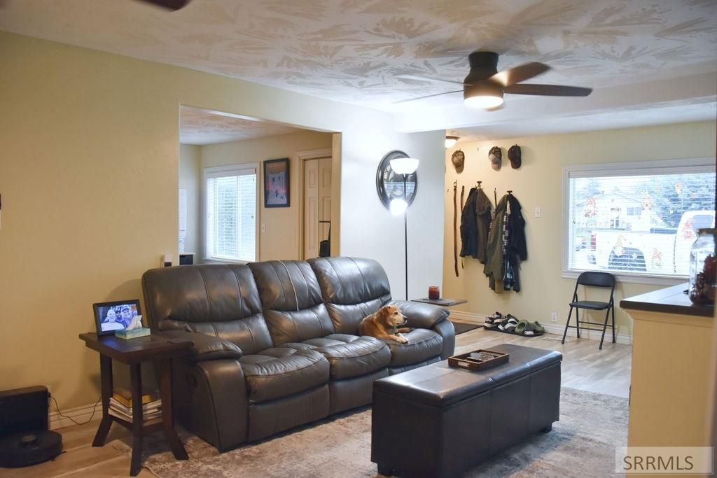 Image 4 of property listing at 393 W Pine Street, Shelley, ID 83274