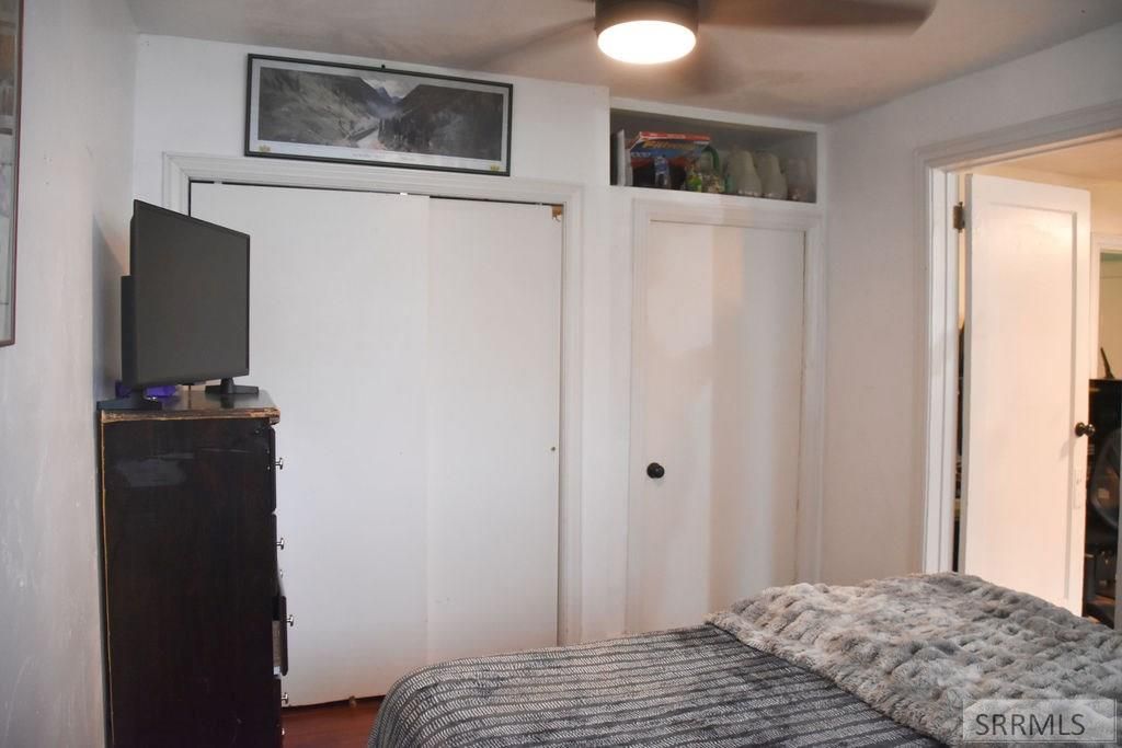 Image 5 of property listing at 393 W Pine Street, Shelley, ID 83274