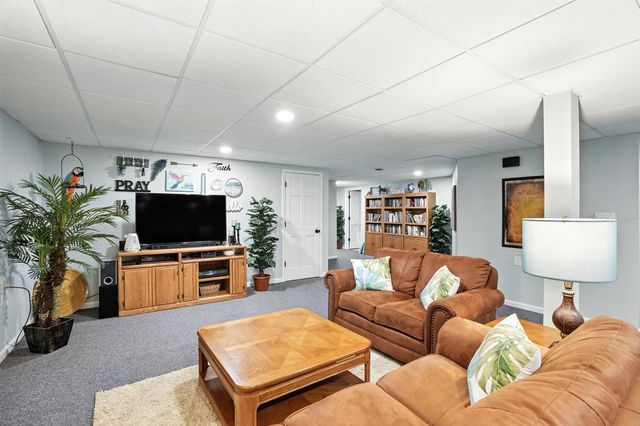 5347 Mount Drive, Schererville, IN 46375
