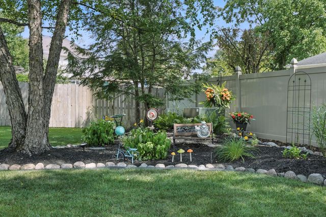 5347 Mount Drive, Schererville, IN 46375