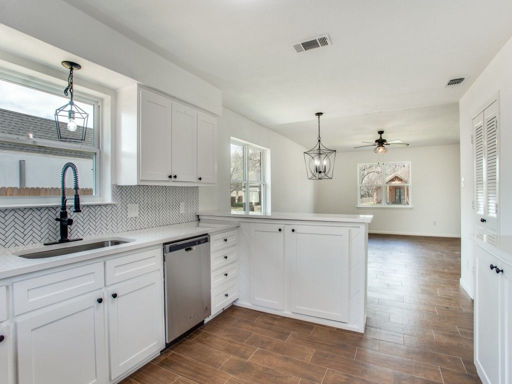 1307 Worthington Street, Grapevine, TX 76051 — photo 3