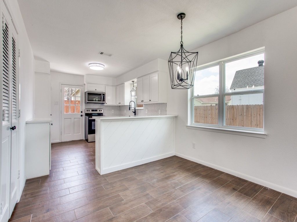 1307 Worthington Street, Grapevine, TX 76051 — photo 4