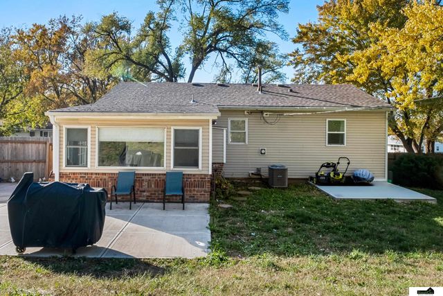 105 Chevro Lane, Bellevue, NE 68005