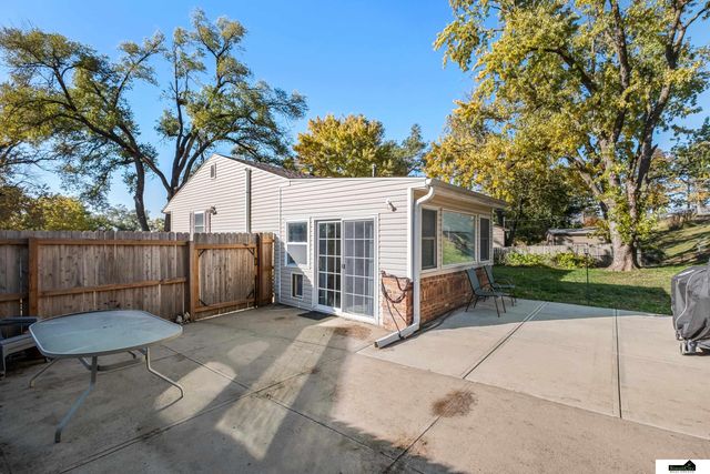 105 Chevro Lane, Bellevue, NE 68005