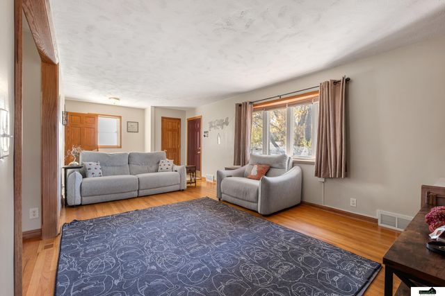 105 Chevro Lane, Bellevue, NE 68005