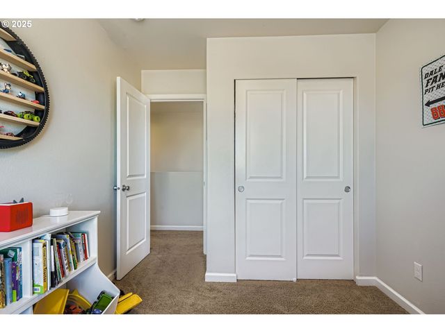 900 BEAR CREEK Dr, Molalla, OR 97038