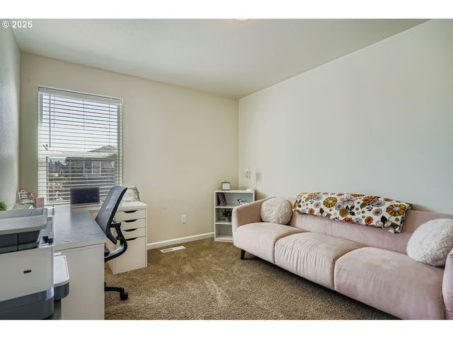 900 BEAR CREEK Dr, Molalla, OR 97038