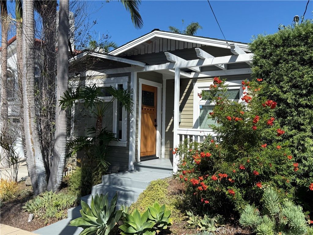 919 Emerald Street, Redondo Beach, CA 90277