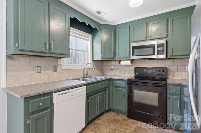 106 Chinaberry Court, Gastonia, NC 28052