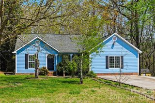106 Chinaberry Court, Gastonia, NC 28052