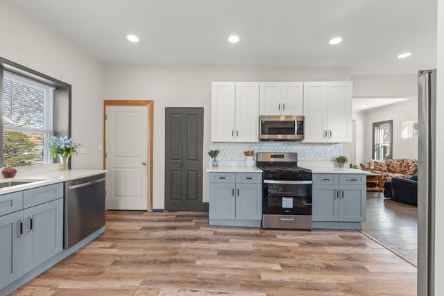 1918 S 9th Avenue, Maywood, IL 60153