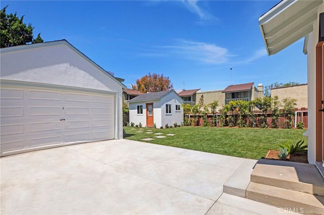 2019 Orange Avenue, Costa Mesa, CA 92627