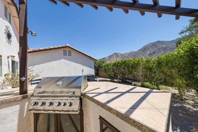 15811 Oreana Way, Palm Springs, CA 92262
