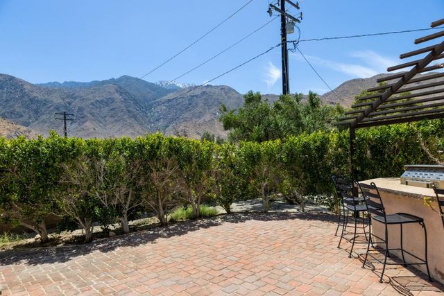 15811 Oreana Way, Palm Springs, CA 92262