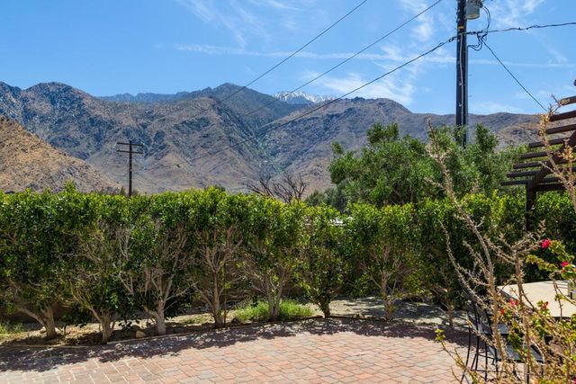 15811 Oreana Way, Palm Springs, CA 92262