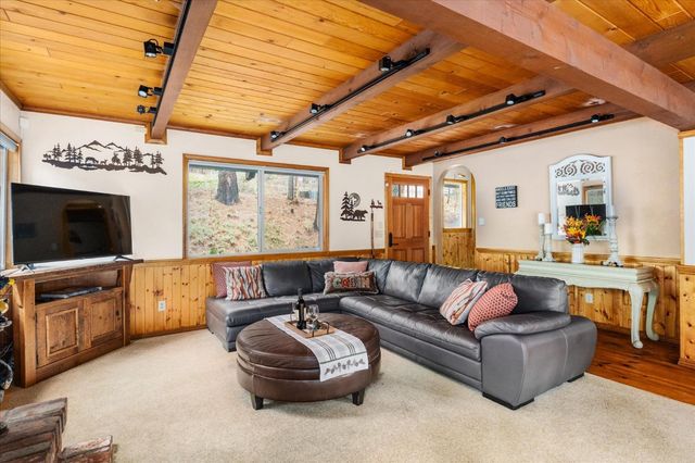 1941 Fairway Dr, Arnold, CA 95223