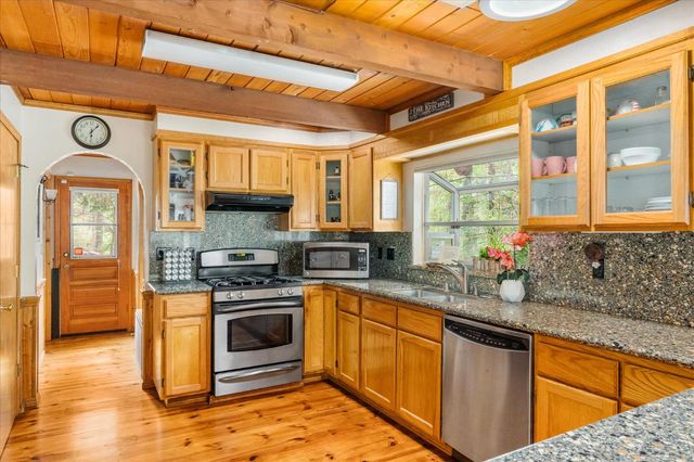 1941 Fairway Dr, Arnold, CA 95223