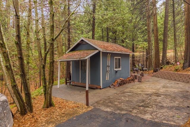 1941 Fairway Dr, Arnold, CA 95223