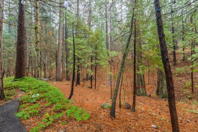 1941 Fairway Dr, Arnold, CA 95223