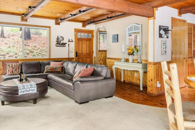 1941 Fairway Dr, Arnold, CA 95223