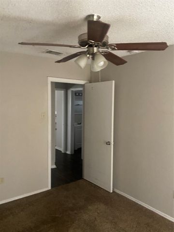 876 Dogwood Trail, Lancaster, TX 75146