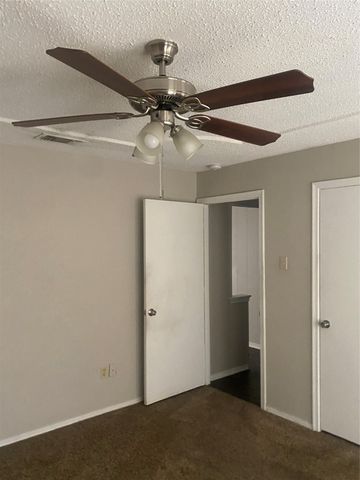 876 Dogwood Trail, Lancaster, TX 75146