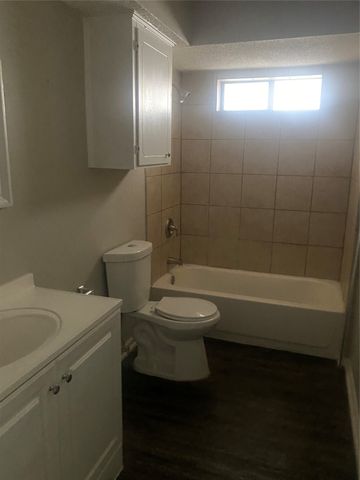 876 Dogwood Trail, Lancaster, TX 75146