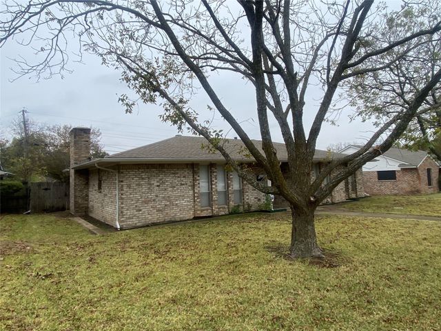 876 Dogwood Trail, Lancaster, TX 75146