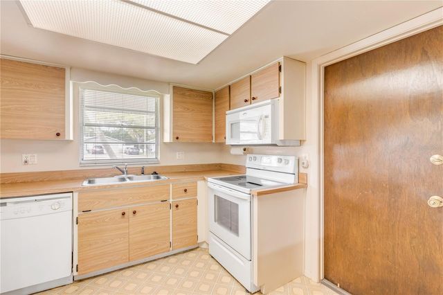 805 S COOPER STREET, New Smyrna Beach, FL 32169