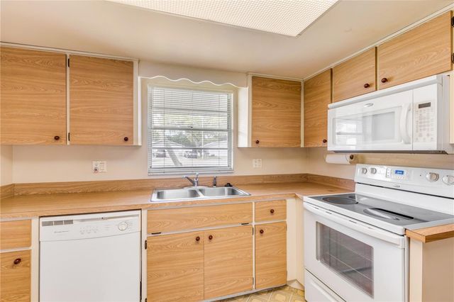 805 S COOPER STREET, New Smyrna Beach, FL 32169