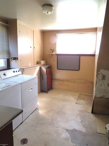 42501 Utica Road, Sterling Heights, MI 48314