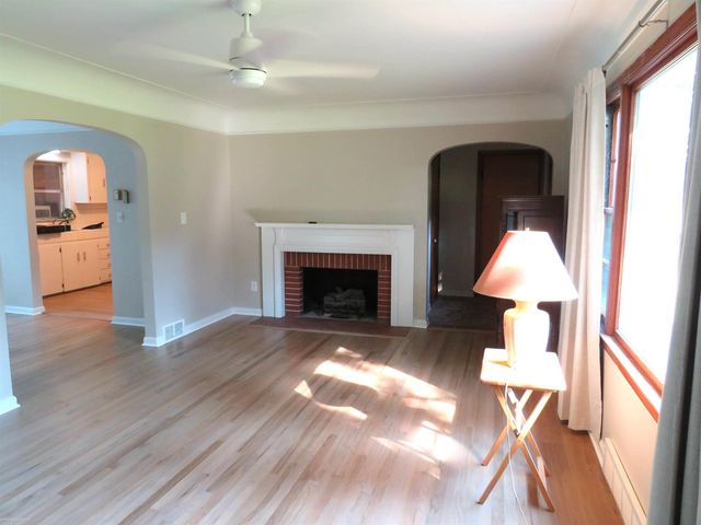 42501 Utica Road, Sterling Heights, MI 48314