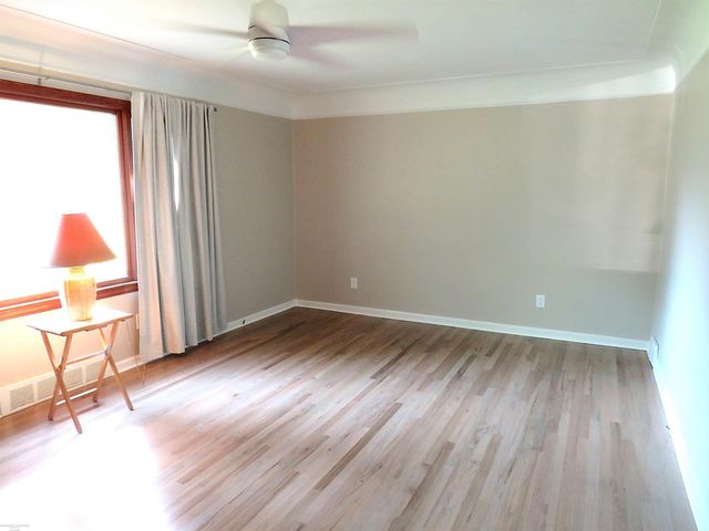 42501 Utica Road, Sterling Heights, MI 48314