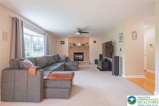 2243 Apple Road, Weisenberg Twp, PA 18051