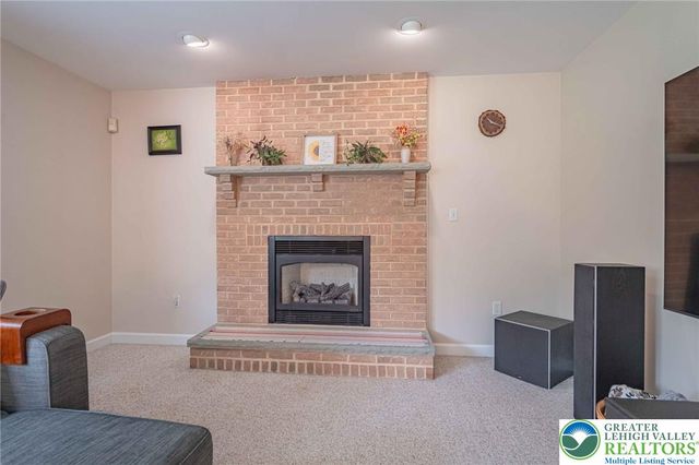2243 Apple Road, Weisenberg Twp, PA 18051