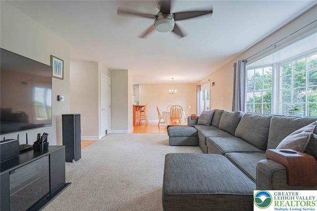 2243 Apple Road, Weisenberg Twp, PA 18051