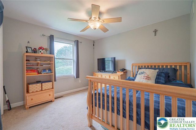 2243 Apple Road, Weisenberg Twp, PA 18051
