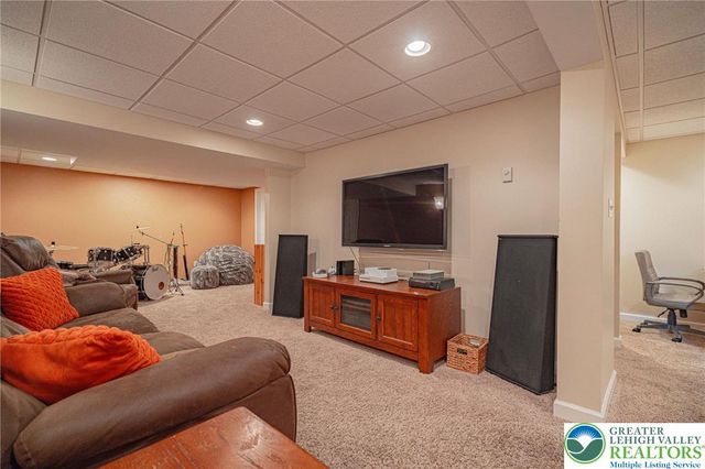 2243 Apple Road, Weisenberg Twp, PA 18051