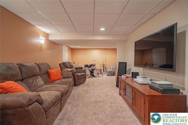 2243 Apple Road, Weisenberg Twp, PA 18051
