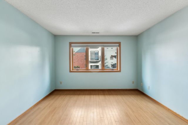 32 11th Avenue S 303, Hopkins, MN 55343