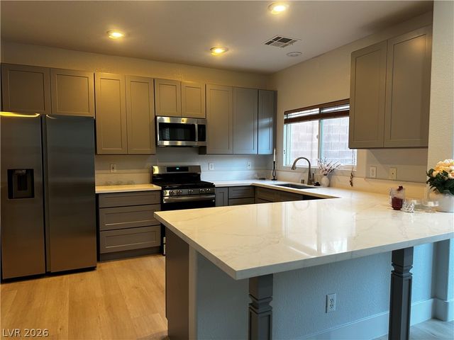 537 Lacabana Beach Drive, Las Vegas, NV 89138