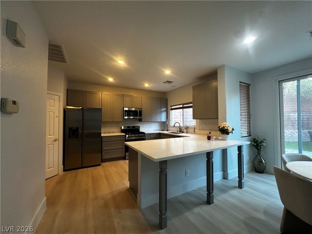 537 Lacabana Beach Drive, Las Vegas, NV 89138