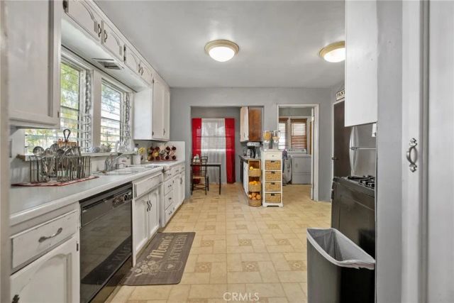 300 N Berry Road, Tipton, CA 93272