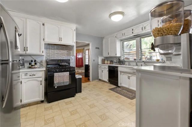 300 N Berry Road, Tipton, CA 93272