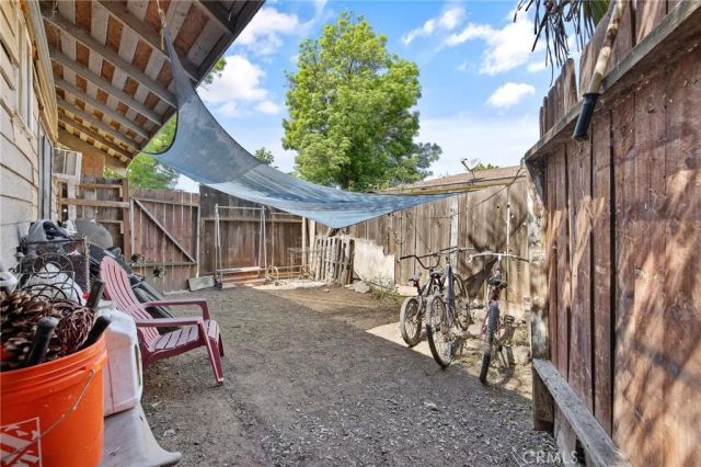 300 N Berry Road, Tipton, CA 93272