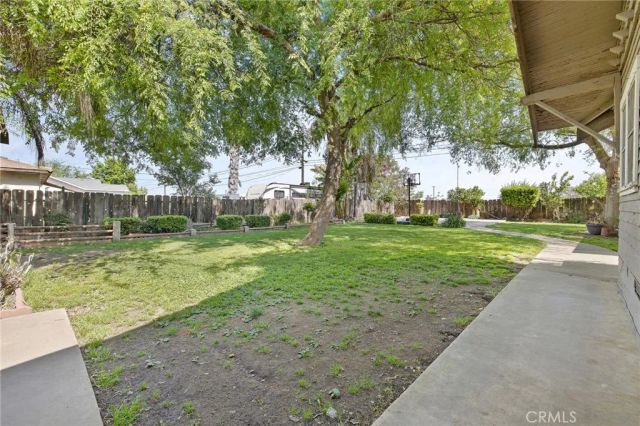 300 N Berry Road, Tipton, CA 93272