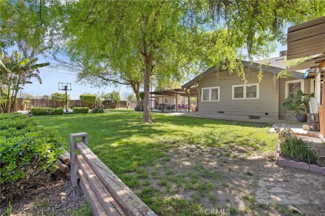 300 N Berry Road, Tipton, CA 93272
