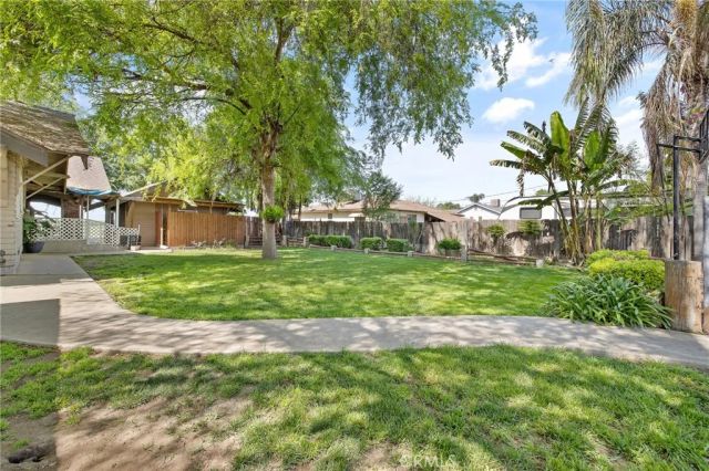 300 N Berry Road, Tipton, CA 93272